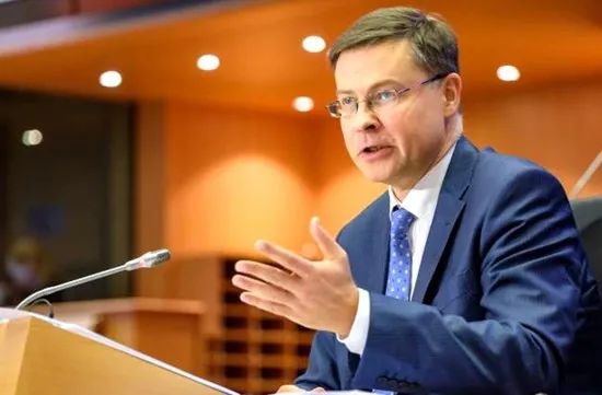 欧盟委员会负责金融政策的副主席东布罗夫斯基斯